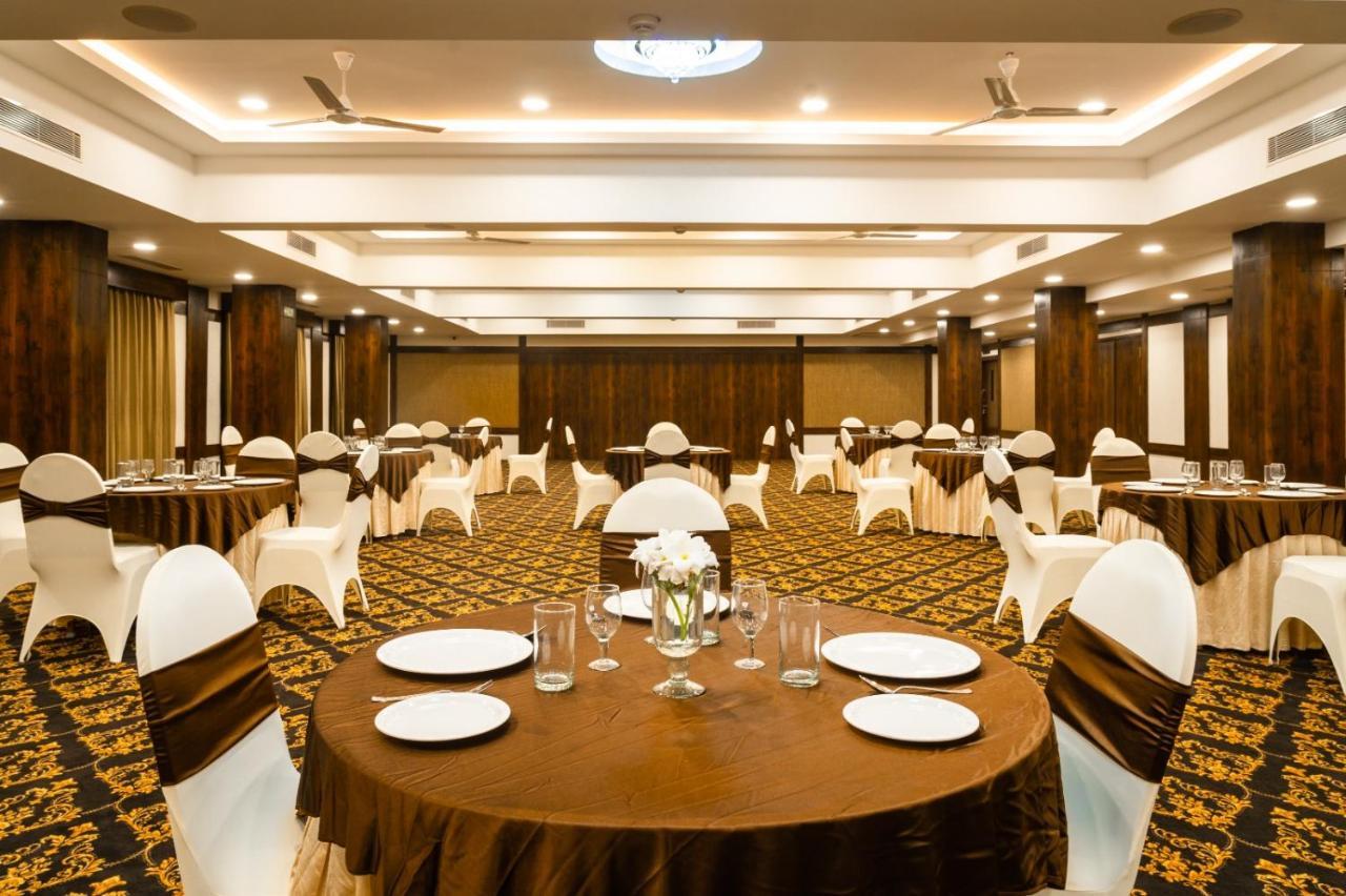 فندق The King'S Meadows Golhalli المظهر الخارجي الصورة