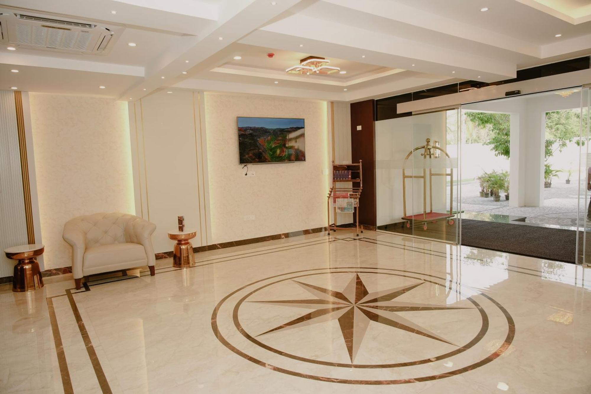 فندق The King'S Meadows Golhalli المظهر الخارجي الصورة