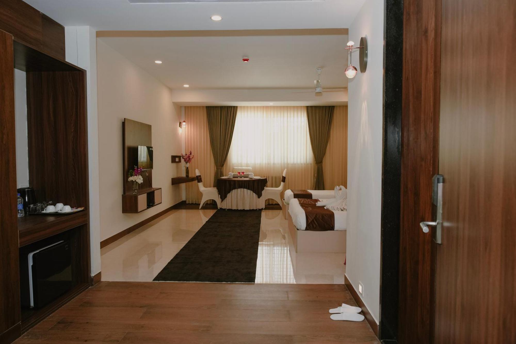 فندق The King'S Meadows Golhalli المظهر الخارجي الصورة